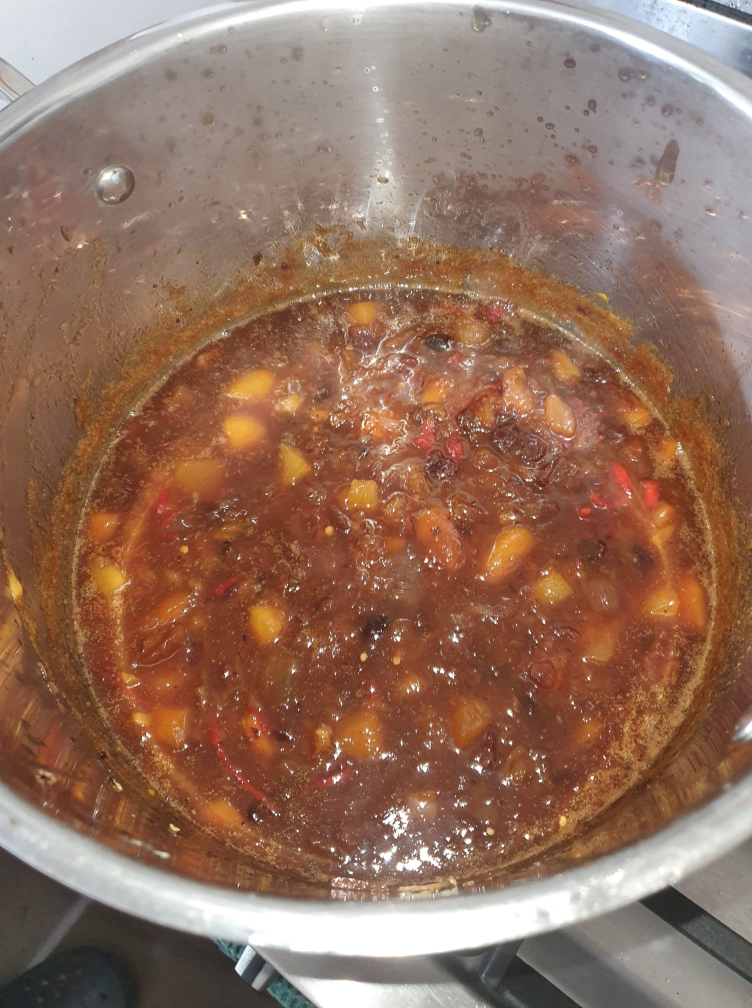 Fully cooked mango chutney